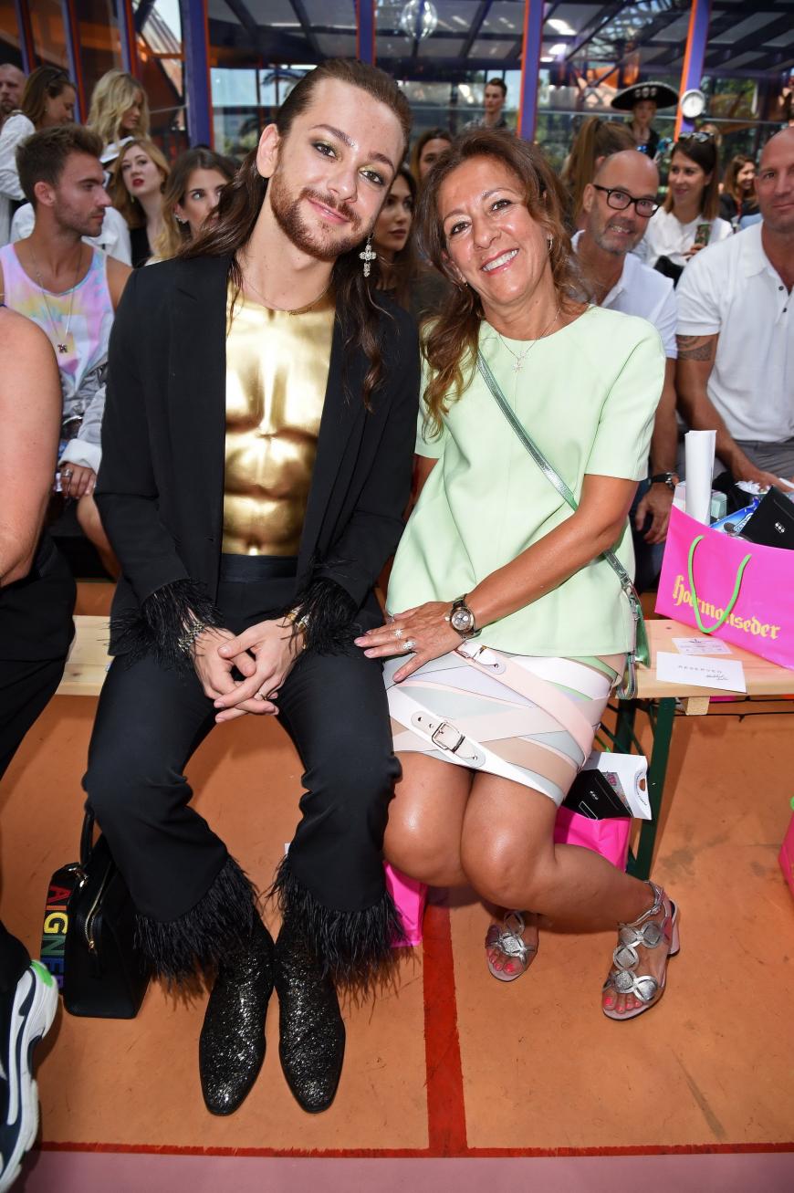 Awww, süß! Riccardo Simonetti hatte Mama Anna mitgebracht.