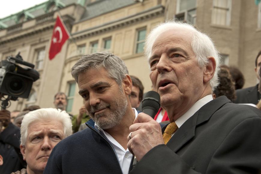Vater und Sohn: George Clooney mit Papa Nick