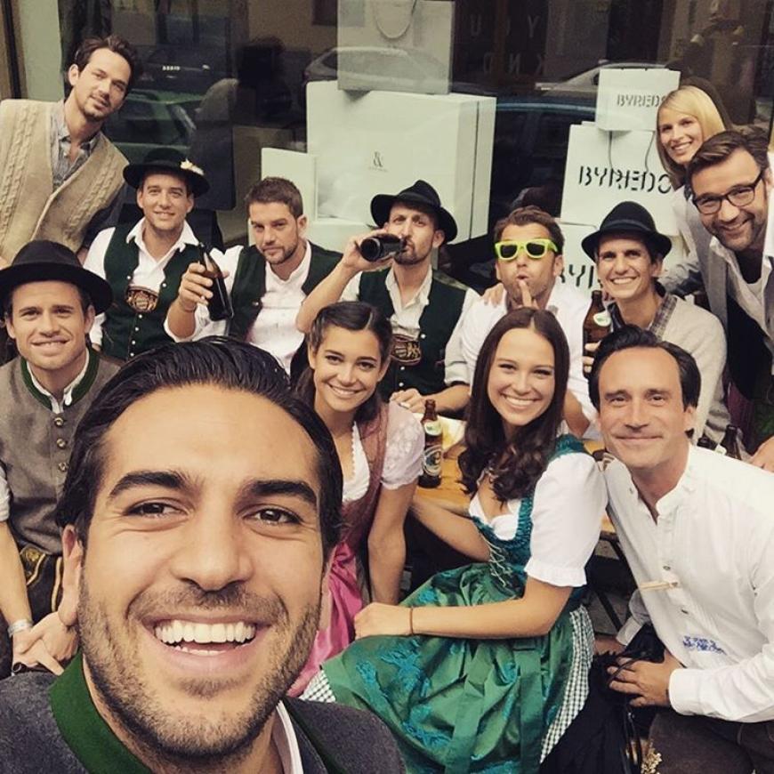 Und noch mehr gute Wiesn-Laune von Shootingstar Elyas und Freunden.