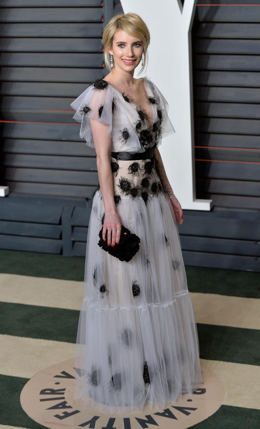Der Lippenstift, die Frisur, das Kleid... Emma Roberts lag leider mit allem daneben.