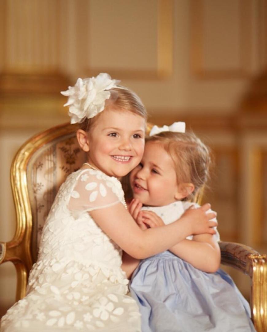 Awww ... Ein Herz und eine Seele: Estelle mit ihrer Cousine Leonore