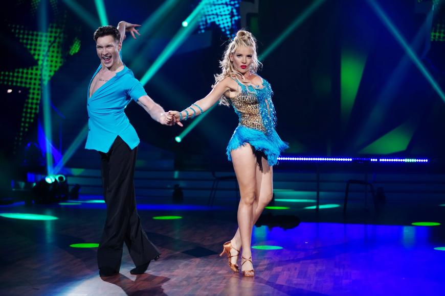 Für „Let's Dance“ braucht Evelyn Burdecki einen klaren Kopf. Doch der anstehende Prozess dürfte sie ordentlich belasten.