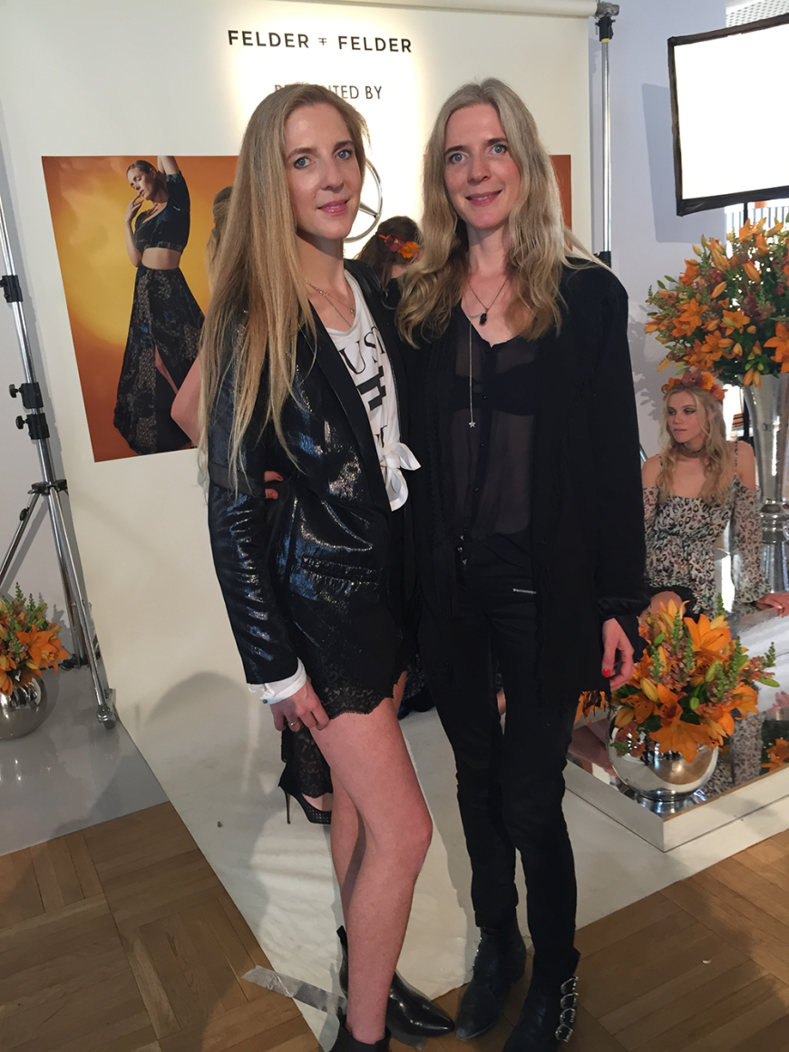 Annette und Daniela Felder vom Modelabel Felder + Felder. Die beiden Deutschen betreiben ihr Label sehr erfolgreich in London und haben unter anderem schon Claudia Schiffer und Florence and the Machine ausgestattet.