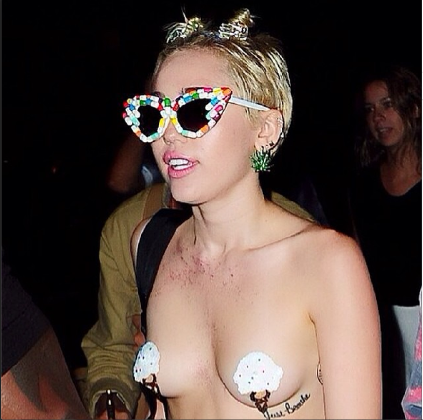 Miley Cyrus zeigt gern, was sie hat