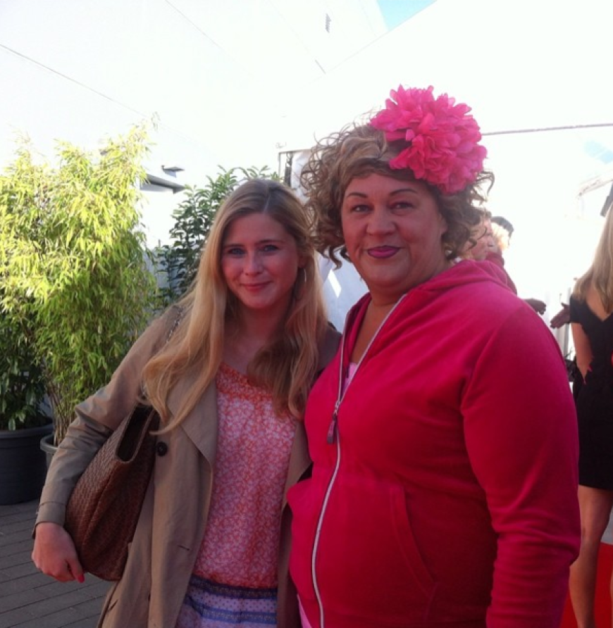 Jennifer mit Comedy-Queen Cindy aus Marzahn
