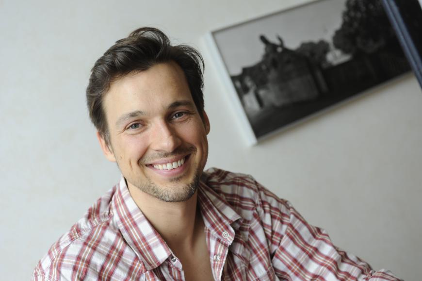 Karohemd steht Florian David Fitz ebenso gut wie...