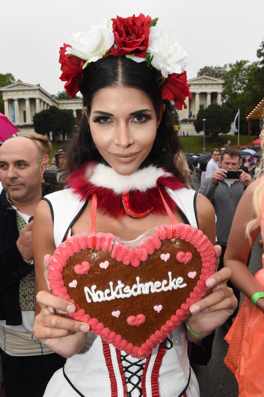 Ein Herz für Nacktschnecken: Micaela Schäfer