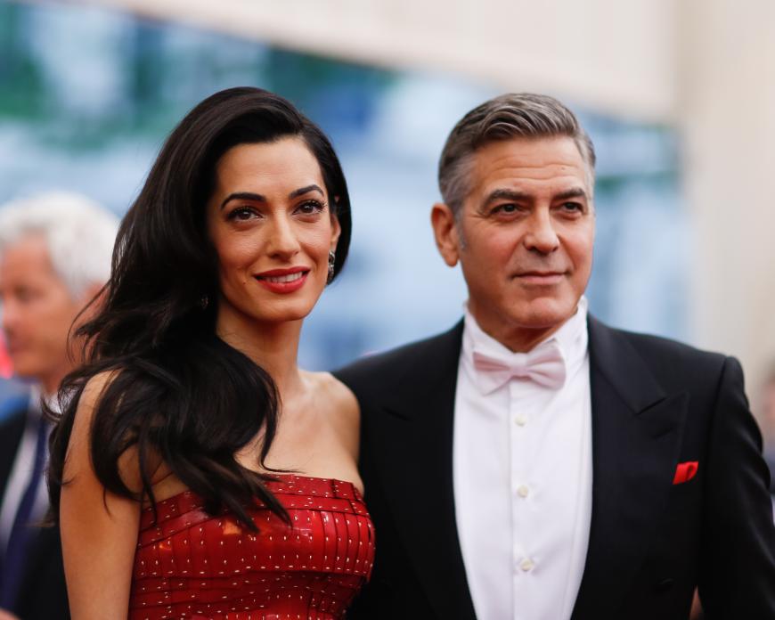 Auf dem roten Teppich sind Amal und George Clooney das absolute Traumpaar.