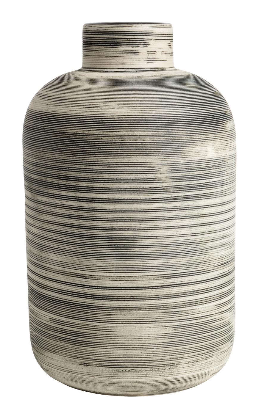 Diese Vase kannst du sowohl Indoor als auch Outdoor super schön platzieren, ab Mitte April, ca. 20€.