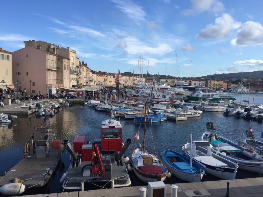 Auch im Hafen von St.Tropez reihen sich die Nobel-Yachten aneinander.