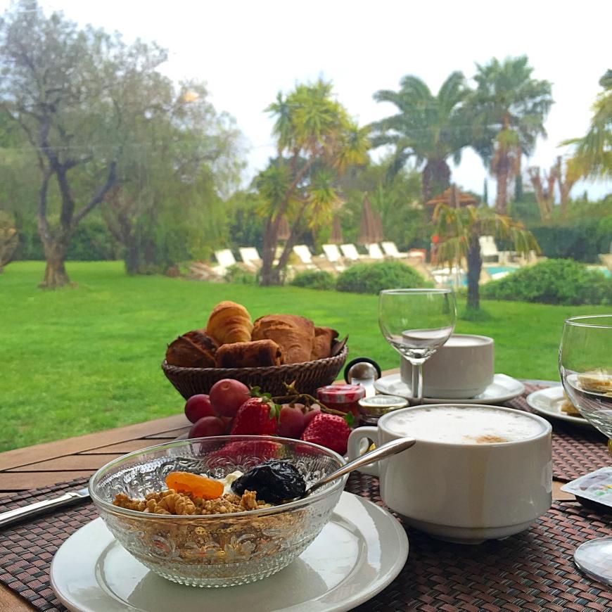 St Tropez: Lecker Frühstück gab es im familienbetriebenen Hotel