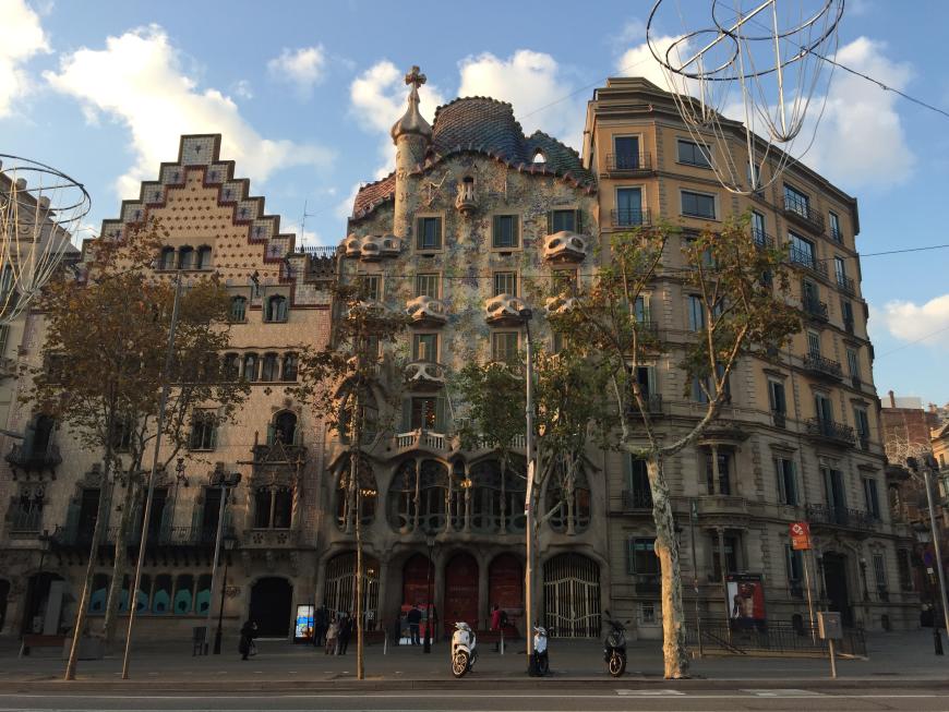 Casa Batlló sollte man auf jeden Fall besuchen.