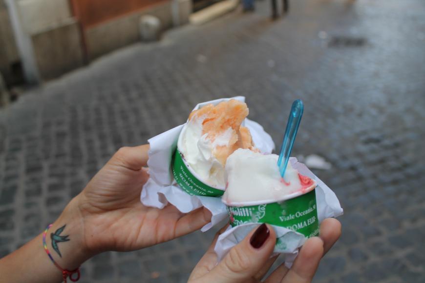 Das beste Eis in Rom bekommt ihr in der Gelateria Gioltti www.giolitti.it. Auch super: La Romana www.gelateriaromana.com