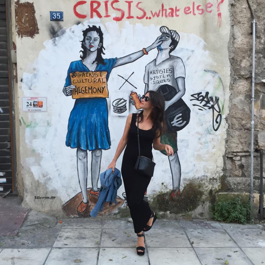 Posen ist halt Pflicht, wenn man an den Wänden Athens vorbeischlendert...