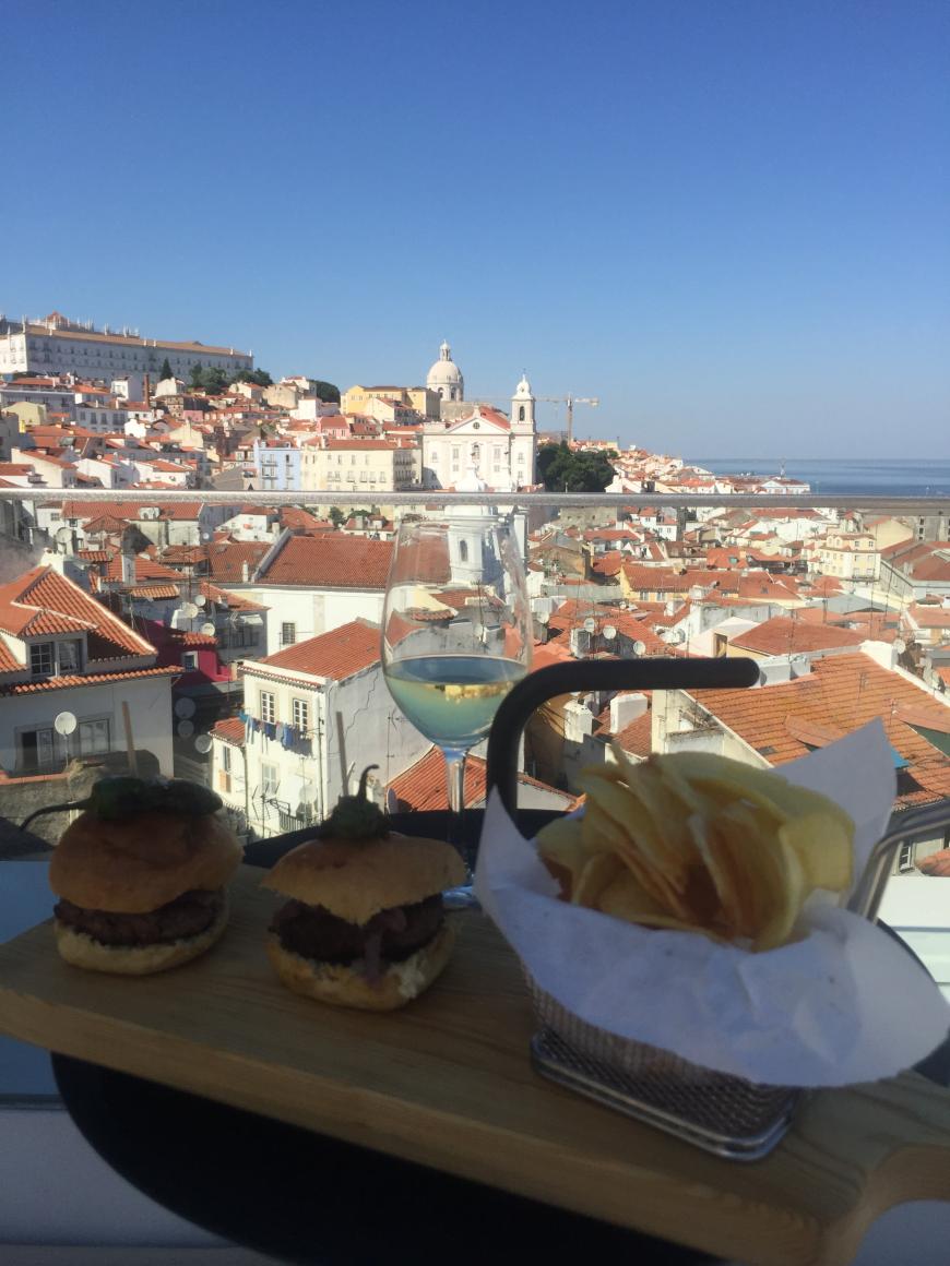 Burgertime in Heaven! Unbedingt die hausgemachten Hamburger im Memmo probieren!