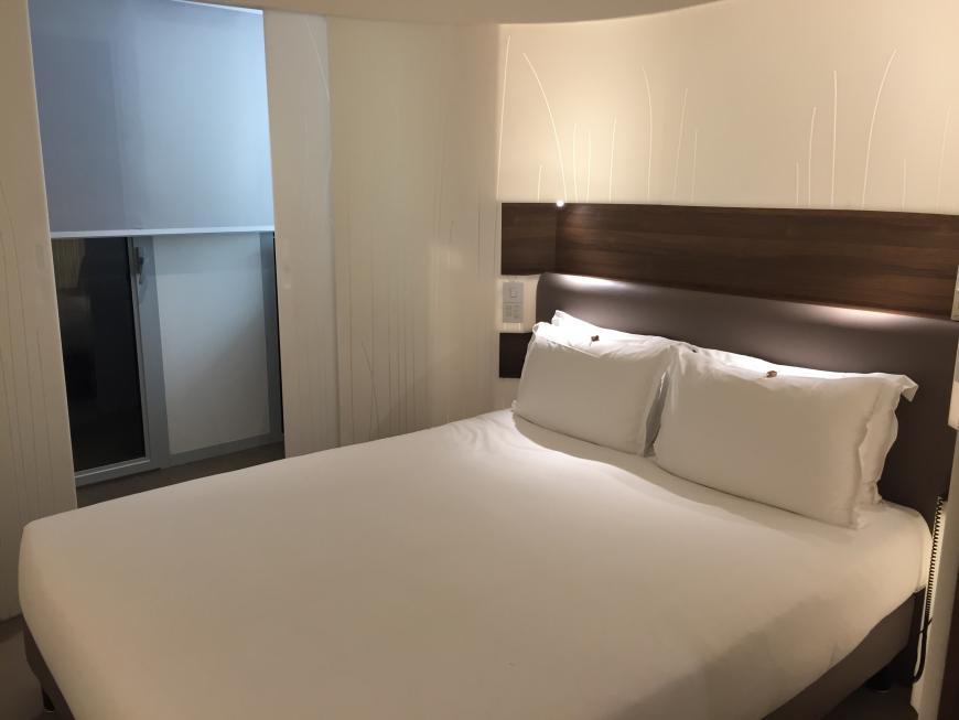 Im Jules & Jim-Hotel schläft man stylish im Herzen des In-Viertels Le Marais! Was besonders cool war: Mein Zimmer hatte einen eigenen Fahrstuhl-Zugang! http://www.hoteljulesetjim.com