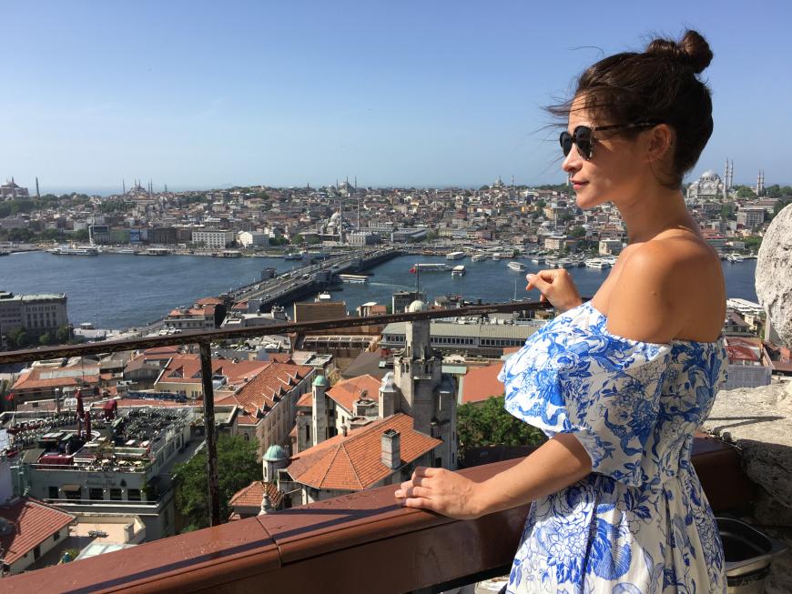 Eine 360 Grad-Sicht über Istanbul kann man vom Galata-Turm genießen! Mein Tipp: Geht vor 10 Uhr hin, ansonsten kann man schon eine Stunde mit Anstehen verbringen!