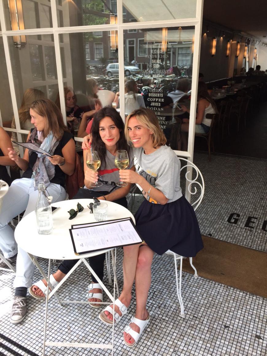 Proost, wie man in Amsterdam sagt... Ein Weinchen im „Café George