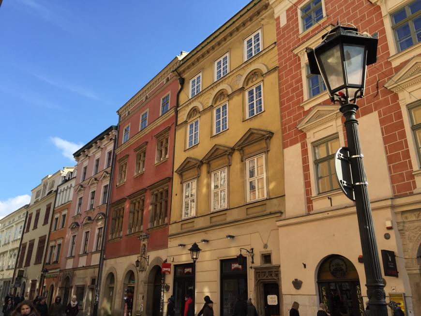 Malerisch: Die Häuserfronten in der Altstadt sind wunderschön - fast wie eine Filmkulisse - und erinnern ein wenig an Kopenhagen.