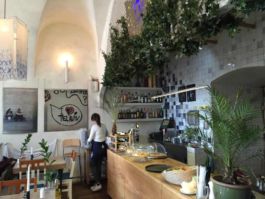 Im Hamsa habe ich mich kurzzeitig wie in Tel Aviv gefühlt... So eine coole Location und das Essen war so ein absoluter Genuss! http://hamsa.pl