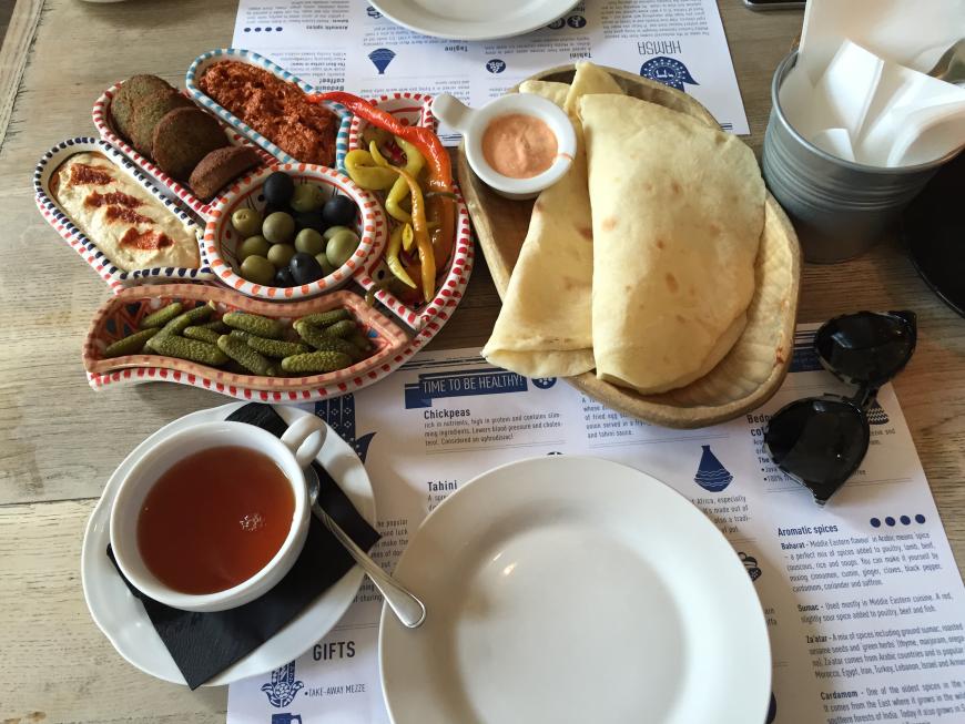 Mezze für zwei Personen für nur 35 Zloty, also umgerechnet ca. 8 Euro!