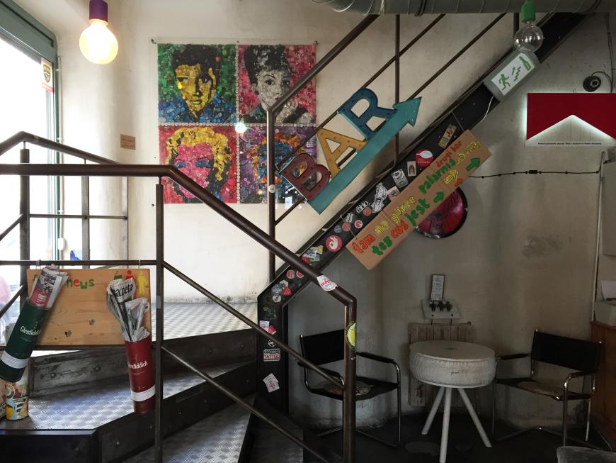 Die Finka Bar ist tagsüber ein Café und Abends eine beliebte Location für Nachtschwärmer. http://klubfinka.pl