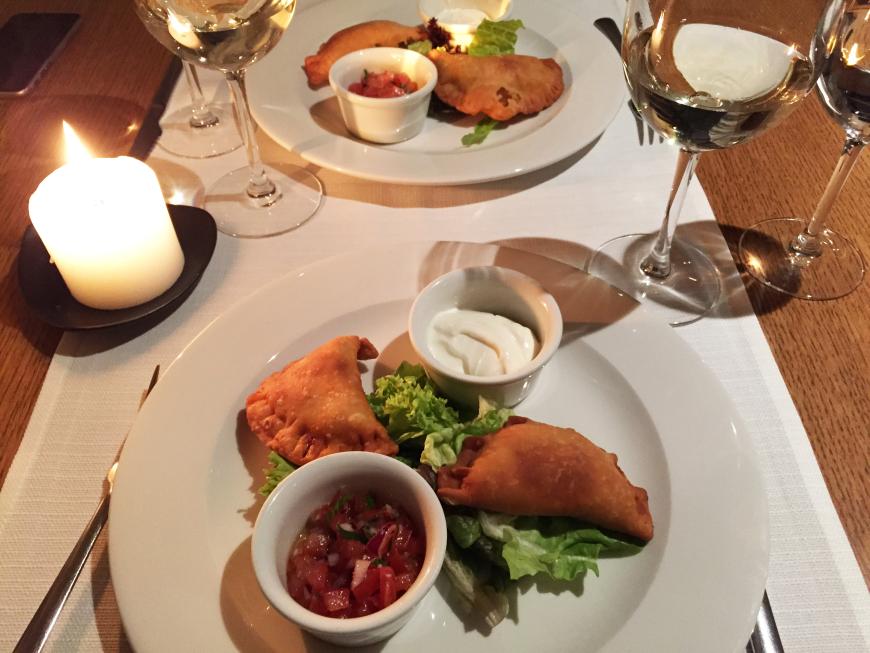 Speisen wie die Könige! Als Vorspeise hatte ich im Pimiento Restaurant argentinische Pierogi! http://www.pimiento.pl/index.html