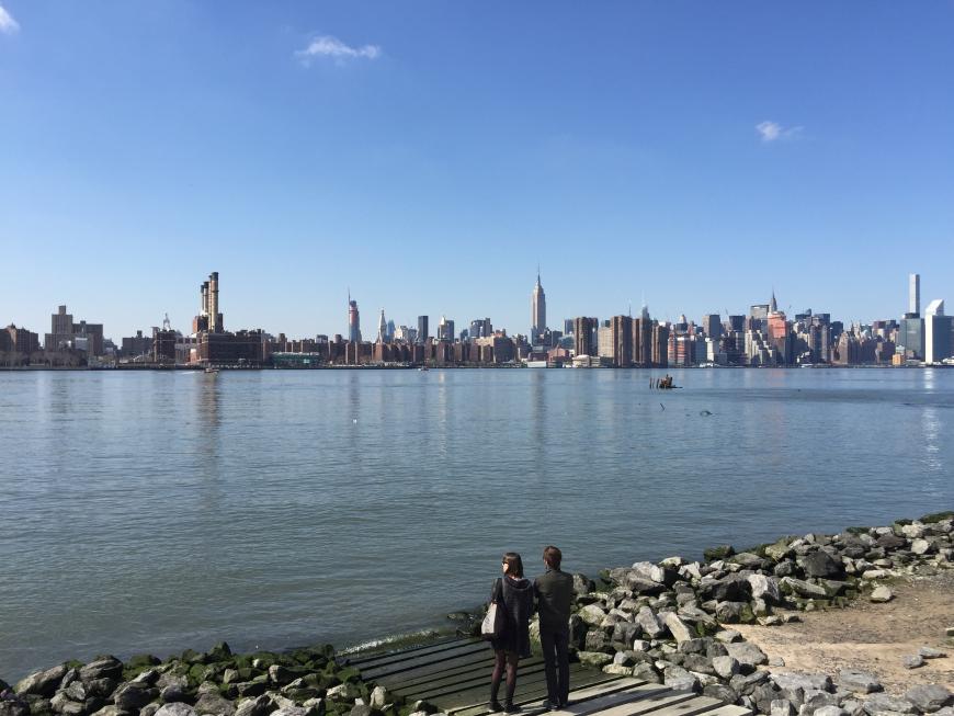 Das stylische Williamsburg bietet eine unglaubliche Sicht auf die Skyline von New York.
