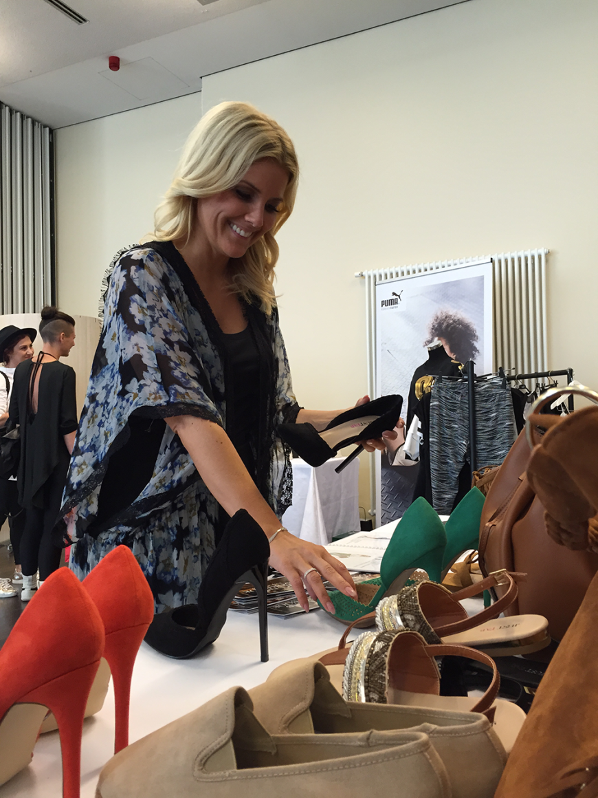 Jennifer Knäble im Schuh-Paradies bei just fab