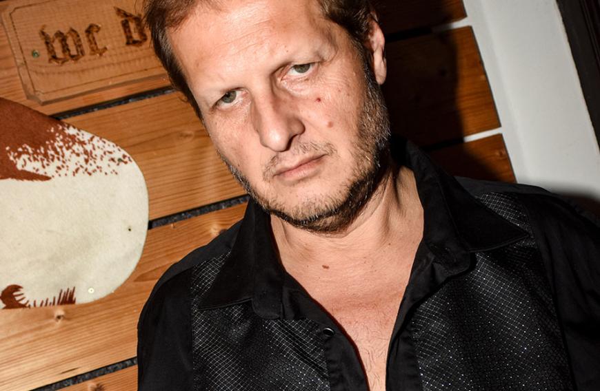 Jens Büchner erlitt einen Nervenzusammenbruch. Als sei das nicht schon schlimm genug, ...
