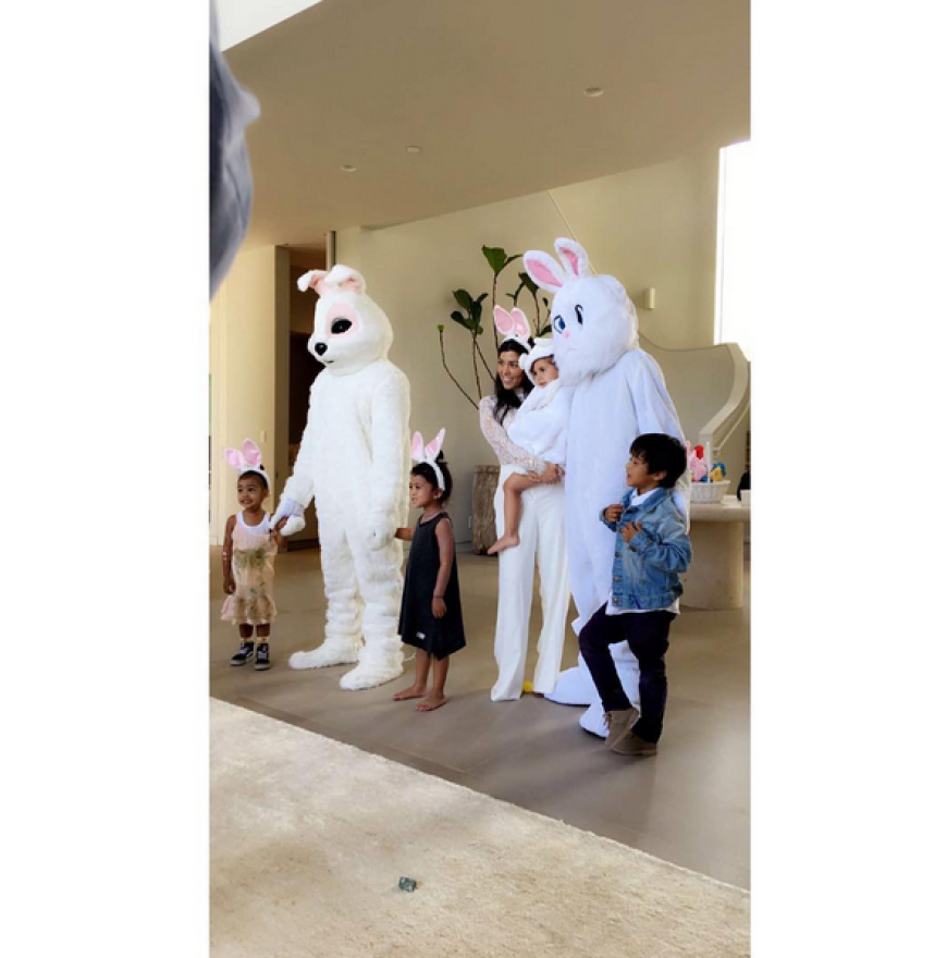 Kanye West und Tyga verkleidet als Osterhase.