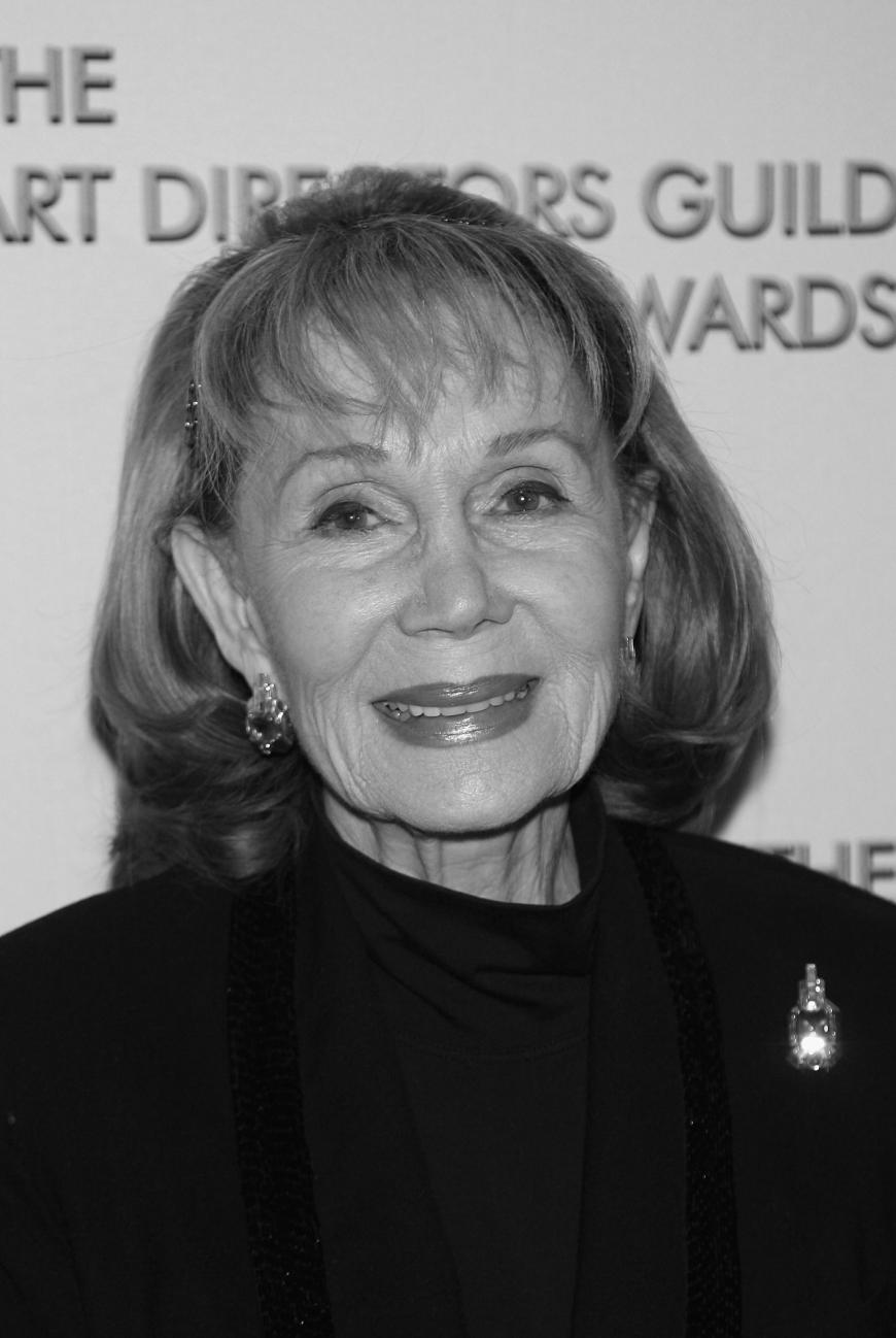 Wie nun bekannt wurde, ist „Wer ist hier der Boss“-Star Katherine Helmond bereits am 23. Februar im Alter von 89 Jahren an den Folgen ihrer Alzheimererkrankung gestorben. In der Serie hatte sie die lebenslustige und männermordende Mona Robinson verkörpert. So trauern ihre Kollegen um sie.