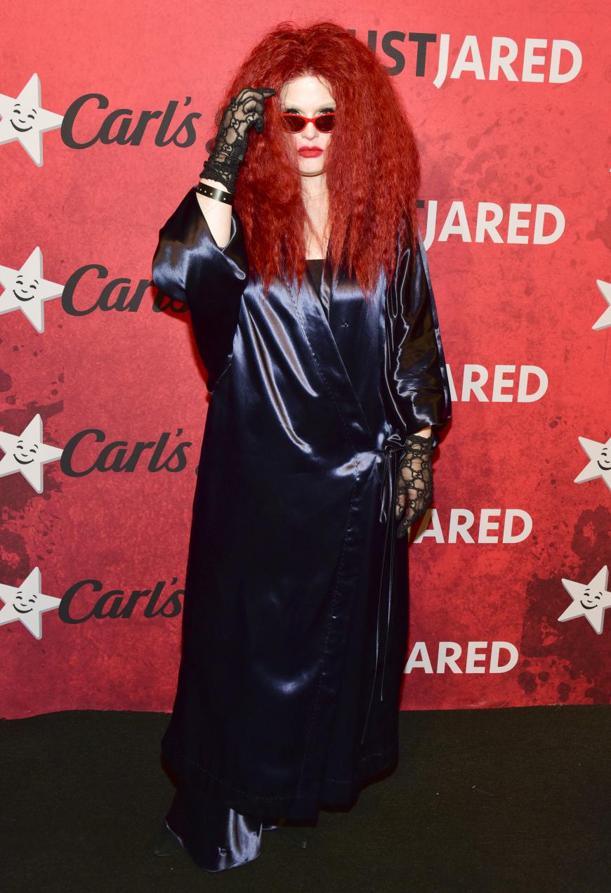 Kelly Osbourne erscheint als