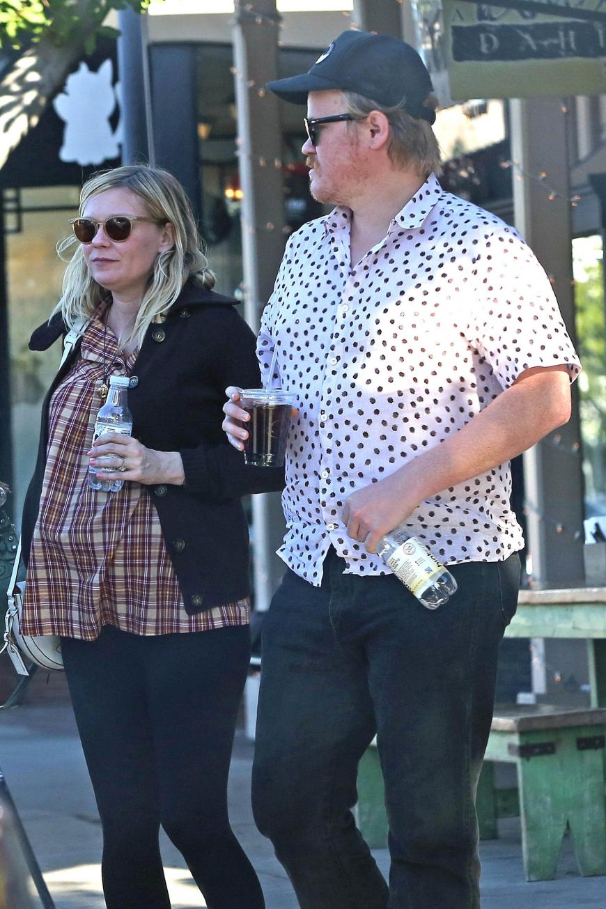Kirsten Dunst erwartet ihr erstes Kind und schiebt schon eine gewaltige Kugel vor sich her!