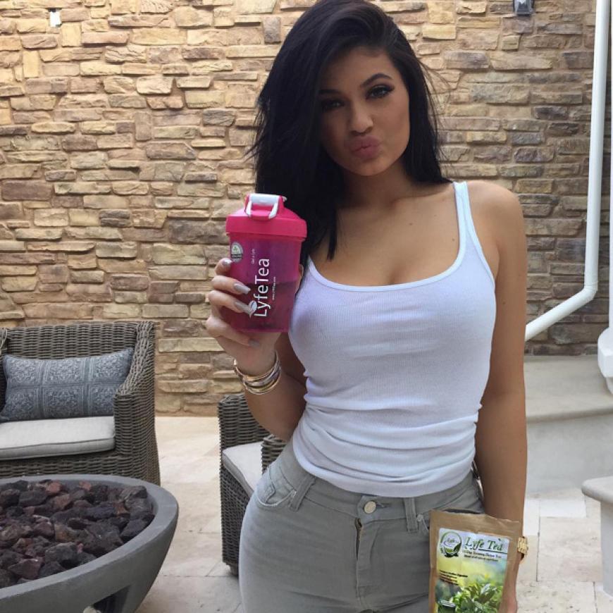Bei Instagram zeigt sich Kylie gerne freizügig ...