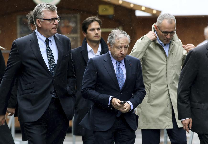 Auch der ehemalige Formel-1-Teamchef Jean Todt ließ es sich nicht nehmen, seinem guten Freund Niki die letzte Ehre zu erweisen.