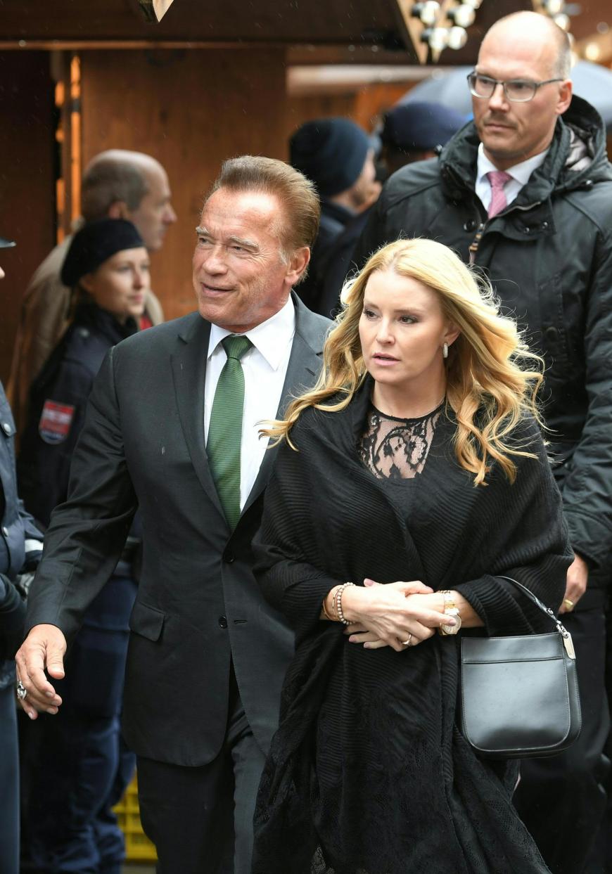 Niki Laudas langjähriger Freund Arnold Schwarzenegger besuchte ebenfalls die Trauerfeier, gemeinsam mit seiner Freundin Heather Milligan.