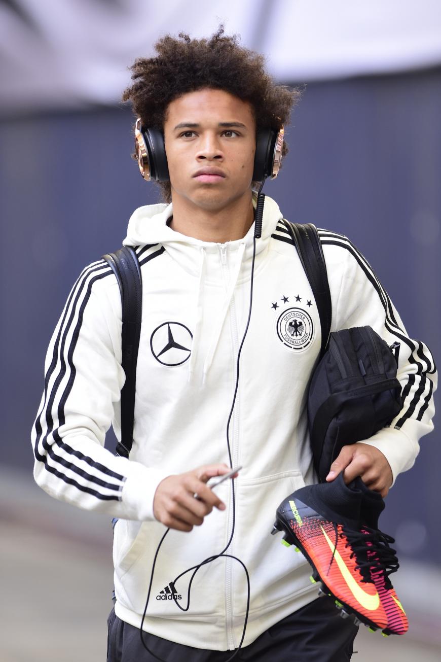 Unklar ist auch, ob Nationalmannschafts-Neuling Leroy Sané eine Freundin hat.