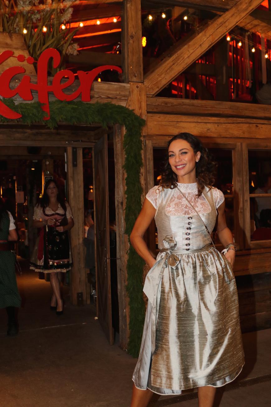 Lilly Becker trägt ein echtes Designerstück: Ihr Luxus-Dirndl kostet mehr als 25.000 Euro!