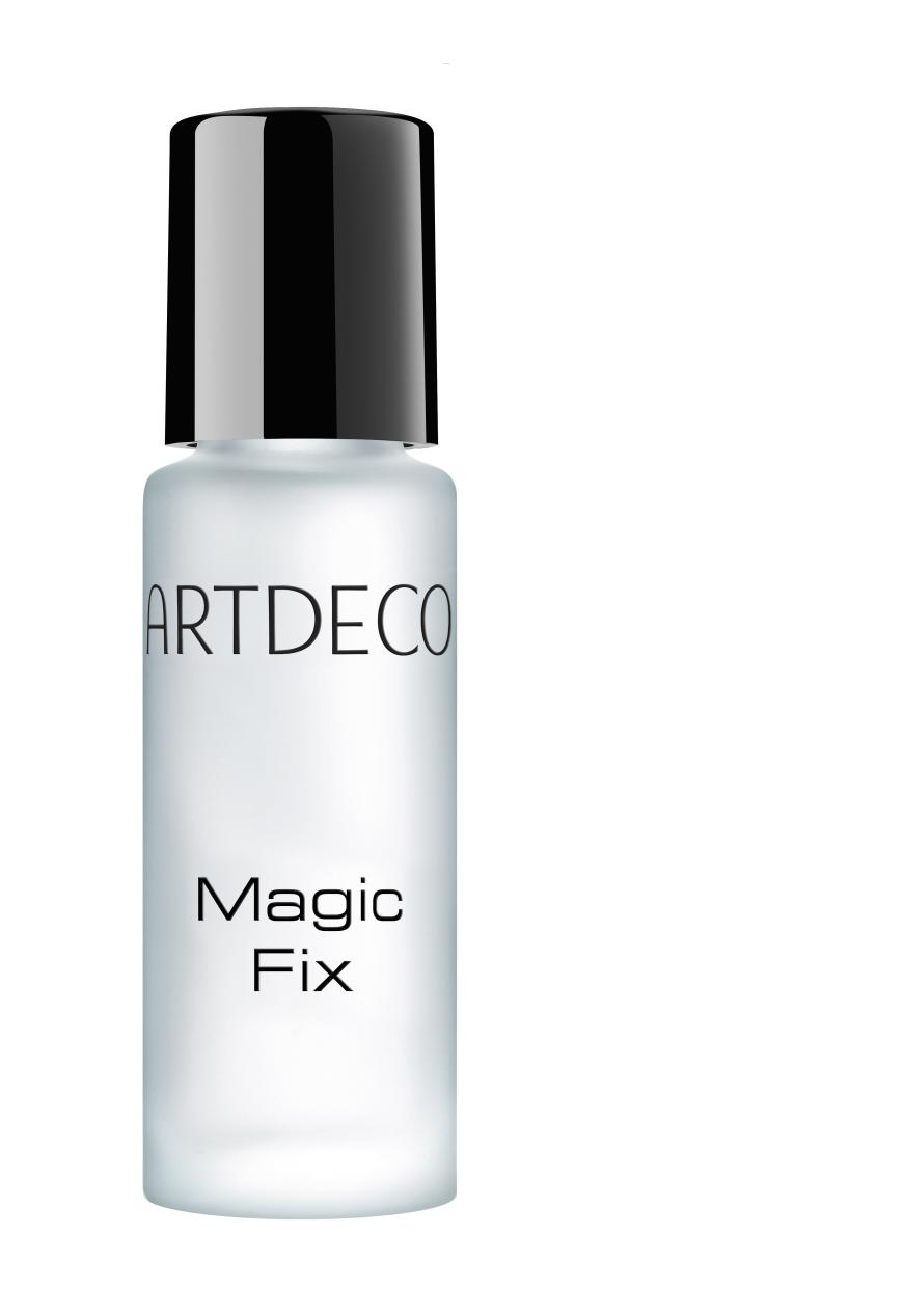 „Magic Fix“ von Artdeco, wasserfest, ca. 13 Euro