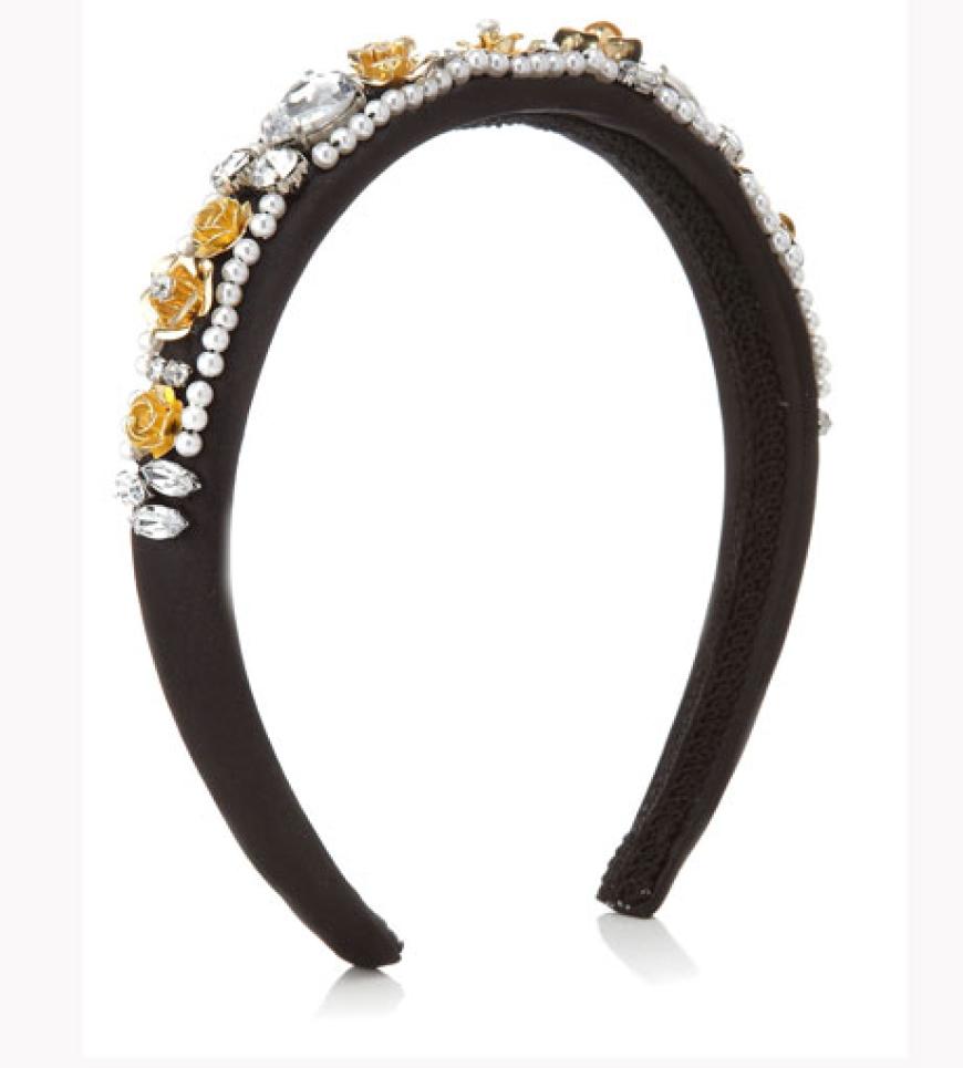 Der Blümchen-Haarreif rundet den Look perfekt ab. Diesen hier gibt es bei Accesorize, für ca. 20 Euro.