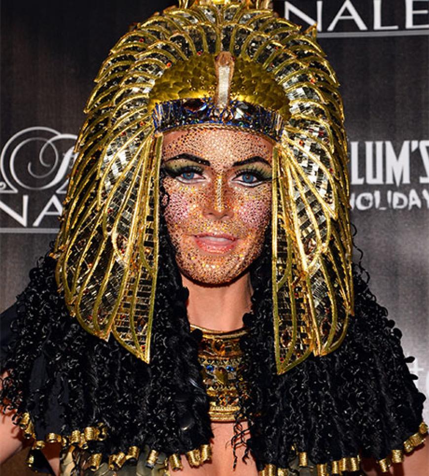 Heidi Klum als Kleopatra. Ihr Gesicht war übersät mit feinen Glitzersteinchen