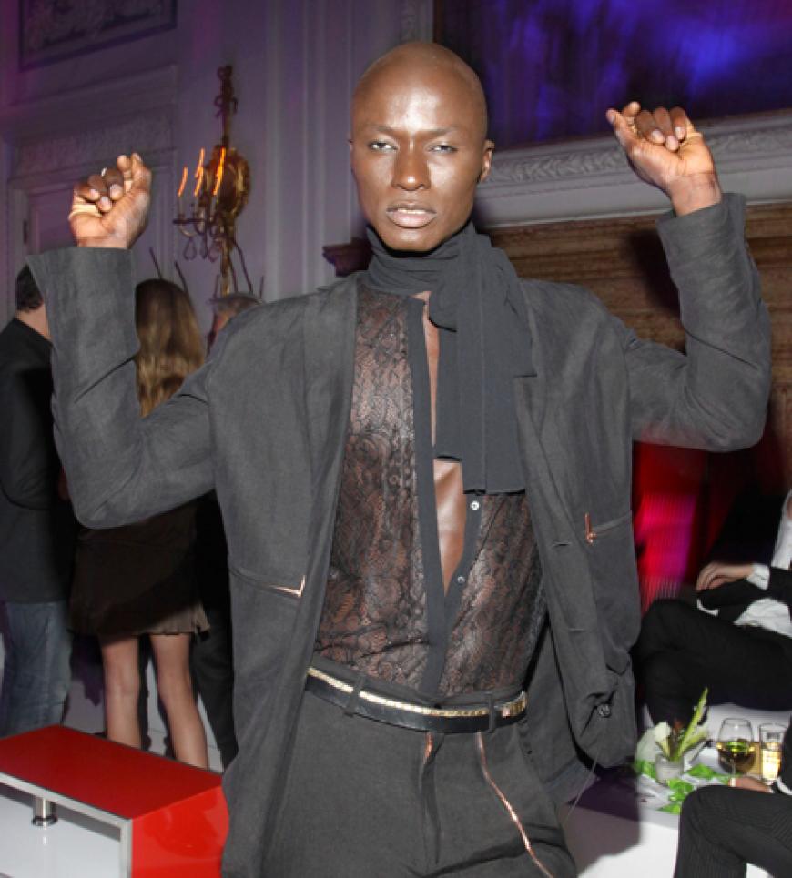 Gern gesehener Partygast und Paradiesvogel: Model Papis Loveday