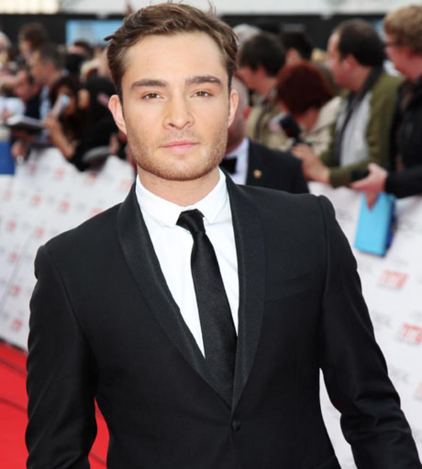 Dem Briten Ed Westwick wurde die Ehre zu teil, Laudator für einen Award zu sein