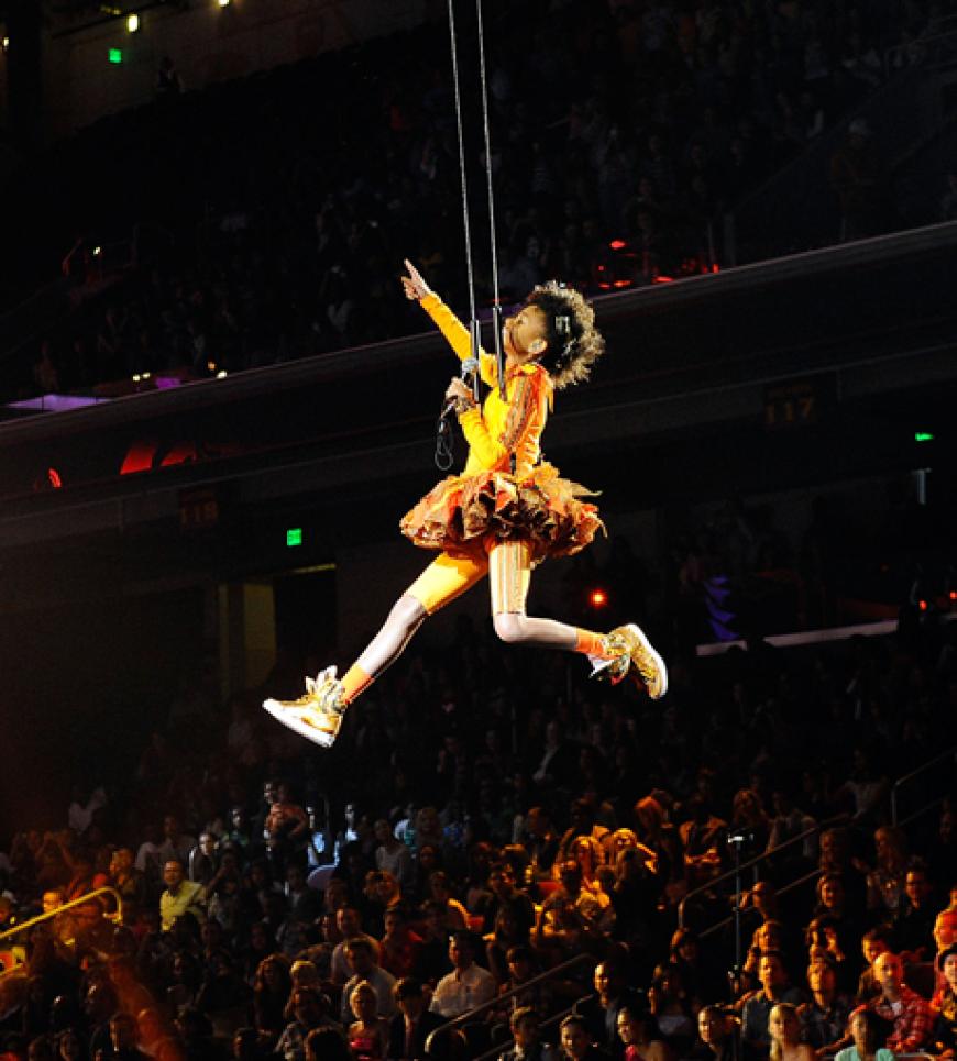 ... und schwebte den Zuschauern der 24. Kid's Choice Awards davon