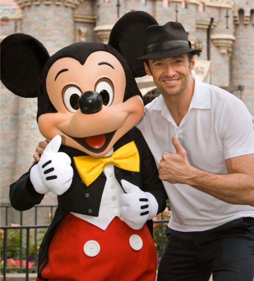 Hollywood-Star Hugh Jackman besuchte am vergangenen Donnerstag (23.04.2009) mit seiner Familie das Disneyland in Anaheim, Kalifornien
