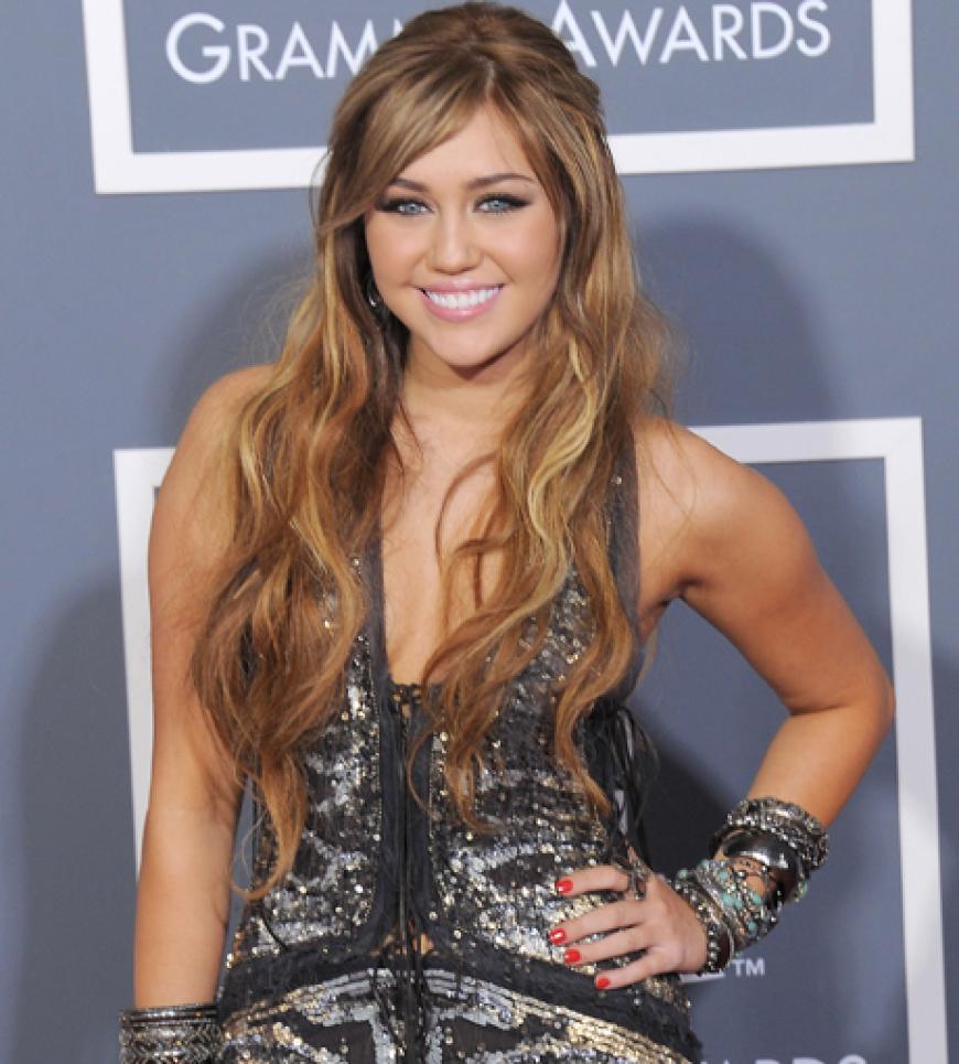 Auch hinter Miley Cyrus verbirgt sich ein anderer Name. Der Teenie-Star hört eigentlich auf Destiny Hope Cyrus.