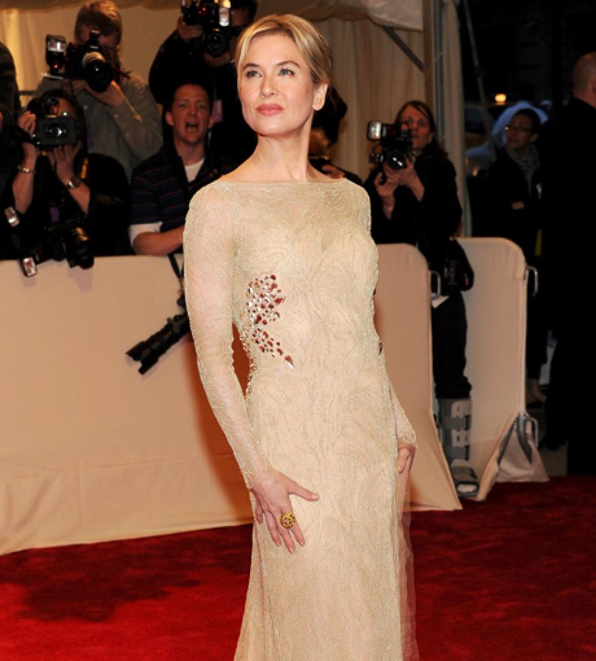 Reneé Zellweger bezauberte in einer Kreation von Carolina Herrera