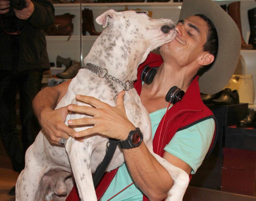Süüüüß: Silva Gonzalez mit seinem Hund Thor