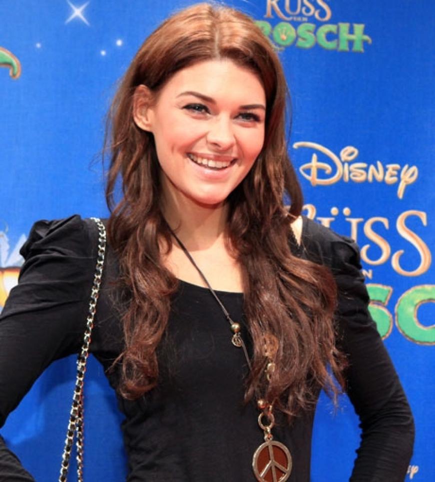Model Janina Schmidt ist auch durch